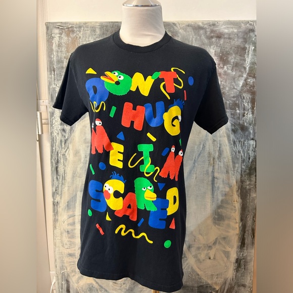 DON'T HUG ME I'M SCARED Black Classic Tee-Shirt, Unisex Adult Small - Picture 2 of 6